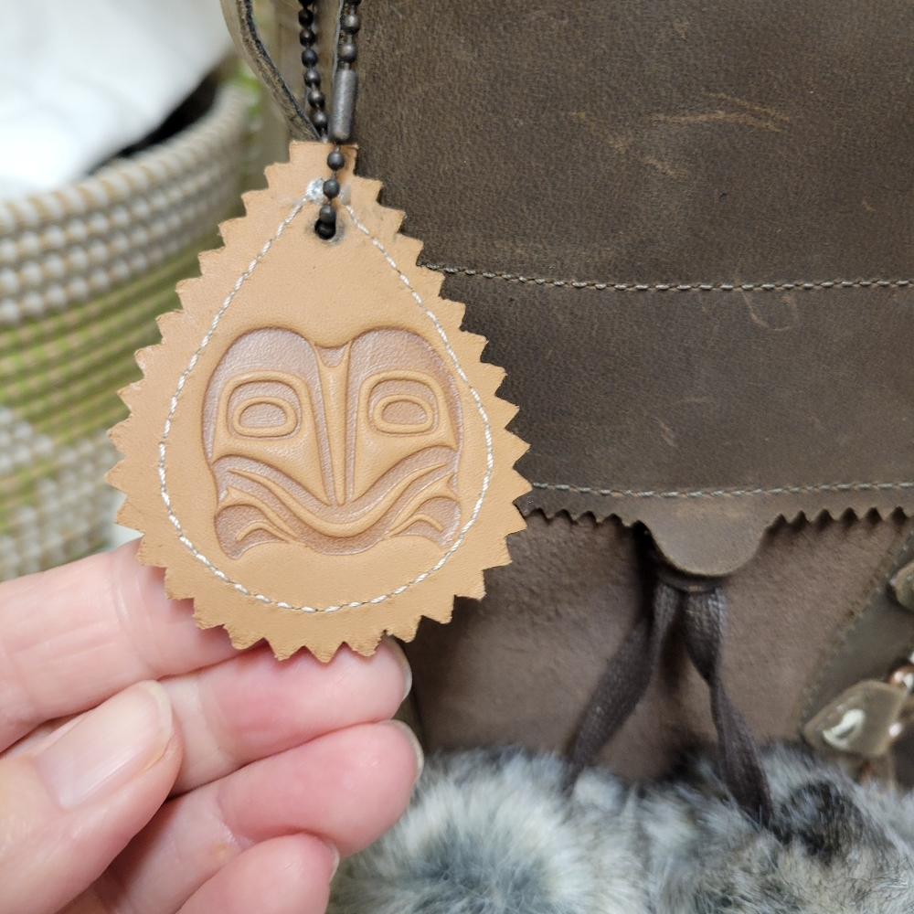 New Manitobah Mukluk Waterproof Pacific Fur-Trimmed Winter Boots 8 - Picture 6 of 11